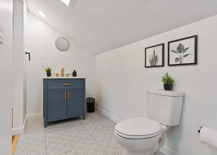 Pet Friendly 3 Bdrm House With Private Yard Pittsburgh